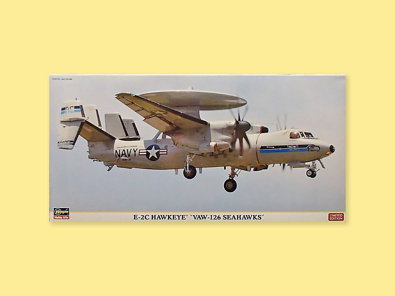 Grumman E-2C "Hawkeye"