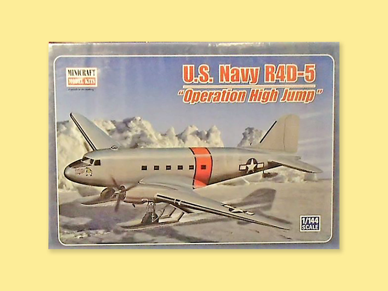 Douglas C-47 / R4D-5 (DC-3)